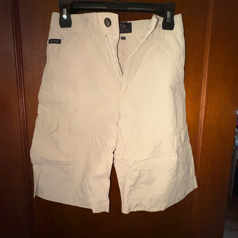 Lee Cream Cargo Shorts with Relaxed Fit